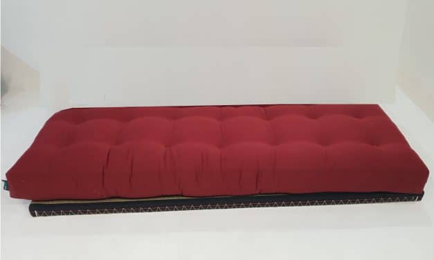 Vinröd futonmadrass till soffa 80x200cm