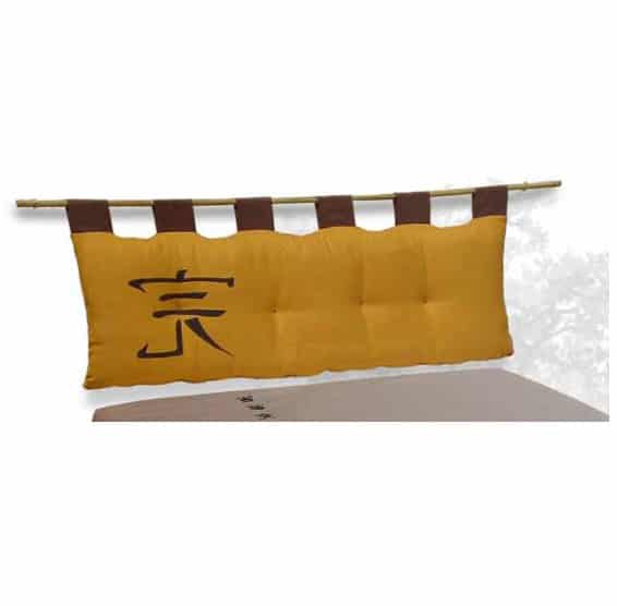 Gul med tecken / Yellow with signs